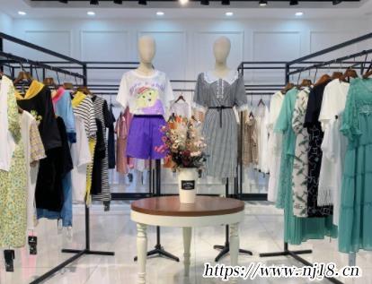 女裝店鋪取名時尚，康熙字典起個漂亮的女裝店名