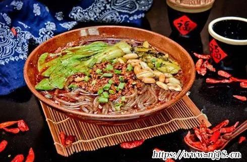 想開個酸辣粉店怎麼取名字，康熙字典酸辣粉店名取什麼好