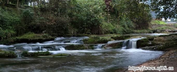溝水汩汩是什麼意思，康熙字典溝水汩汩的意思