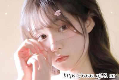 女生墜入星河的溫柔網名