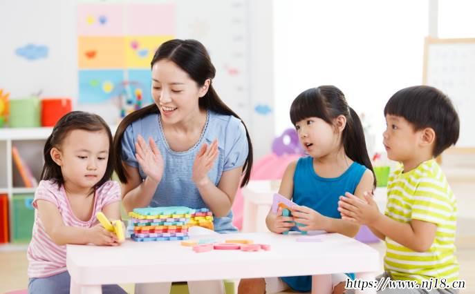 學前教育和幼師區別是什麼，康熙字典學前教育和幼師區別