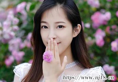 收到女兒禮物的心情說說