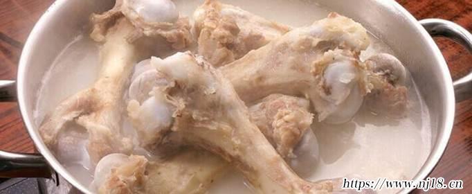大骨頭怎麼燉好吃，康熙字典大骨頭的家常做法