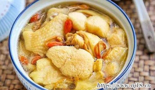 猴頭菇和什麼煲湯最好