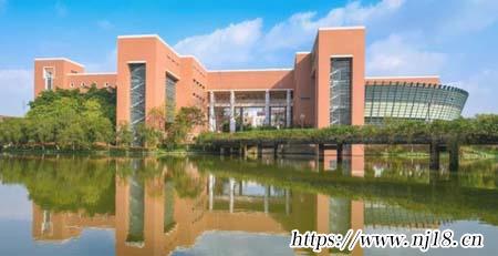 去中山大學去哪一個校區好