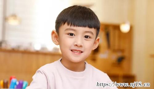 很火朗朗上口的男孩名字，康熙字典好聽的男孩名字大全