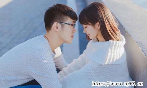 男生掩飾暗戀你的表現，康熙字典一個男生暗戀你的表現