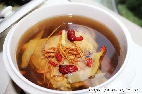 蟲草花燉雞湯