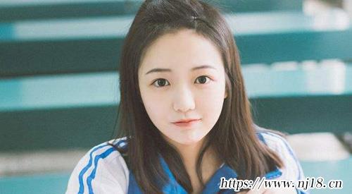 女孩真正暗戀你的表現，康熙字典一個女生暗戀男生表現
