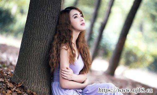 心冷了人累了的網名沉默代替，康熙字典傷感讓人看了心酸想哭的網名