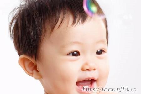 男孩四個字名字大全集，四個字順口好聽名字男