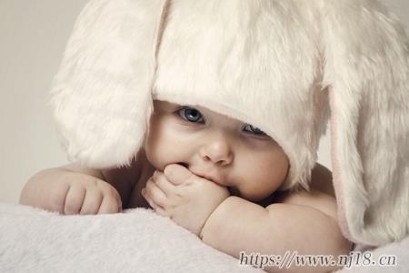 出生女孩叫什麼名好，四書五經最唯美的名字	