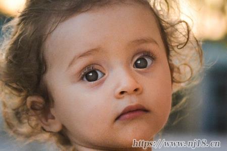 適合候姓男孩的名字大全